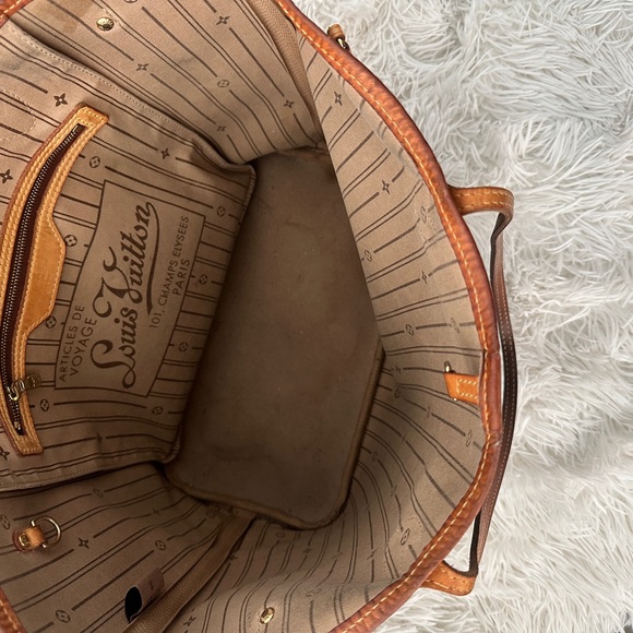 Louis Vuitton Classic Brown Monogram Tote - Picture 3 of 9